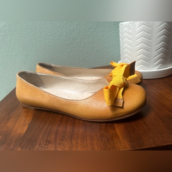 NWOT Furla Yellow Italian Leather Flats Bow Shoes Size EU 38 US 7.5 Mustard New - Picture 11 of 12